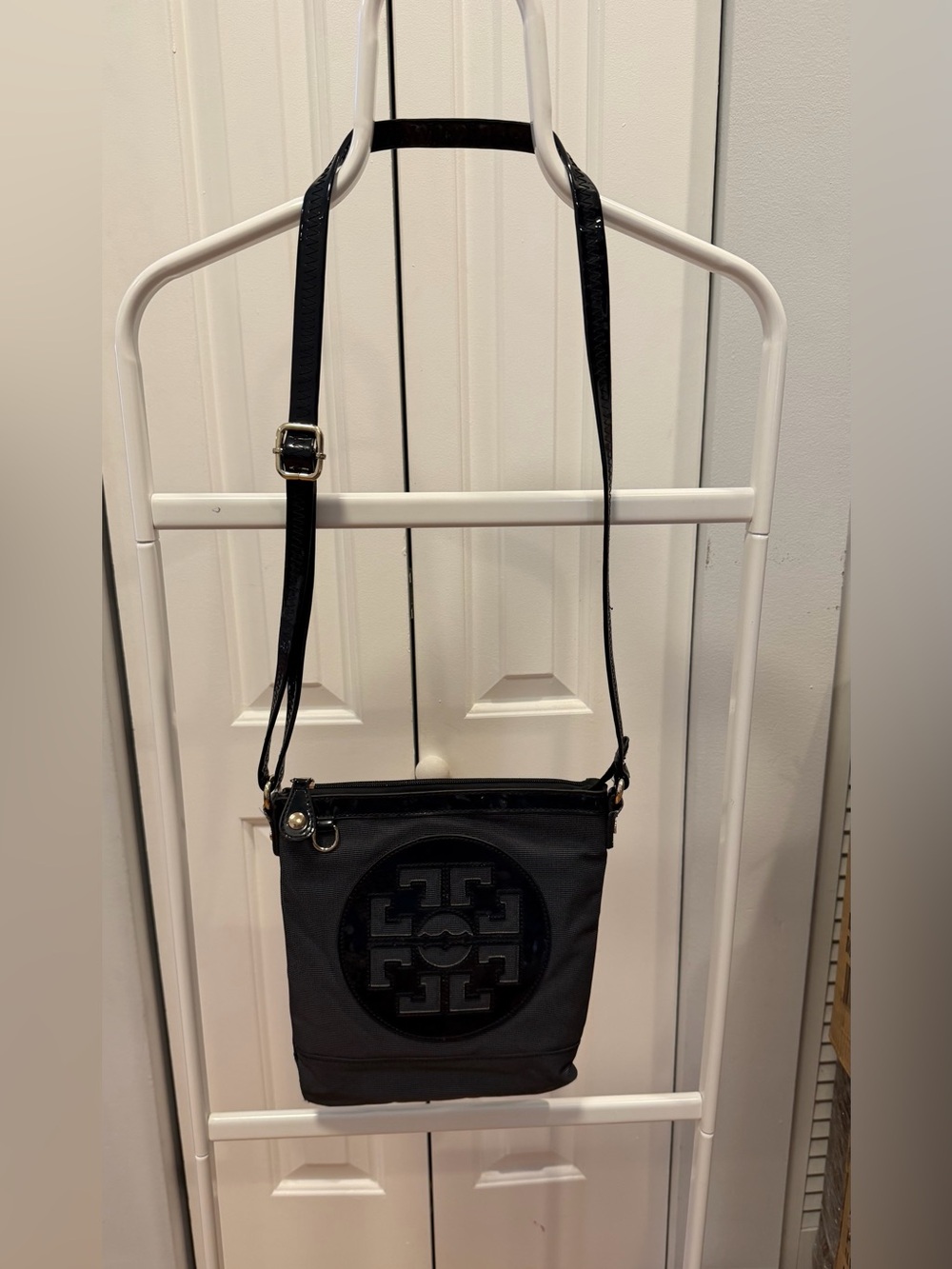 Vintage Tory Burch Black Nylon Crossbody Bag Adjustable Patent Leather Strap